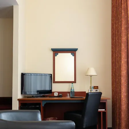 Hotel Am Goldenen Strauss-3