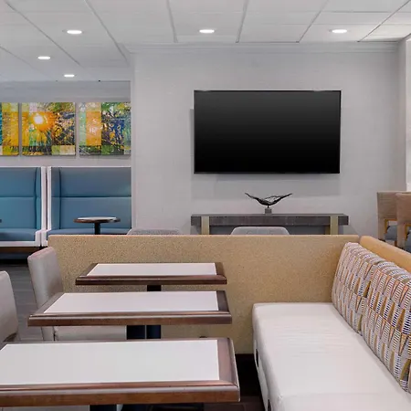 Hampton Inn Tallahassee-Central-3
