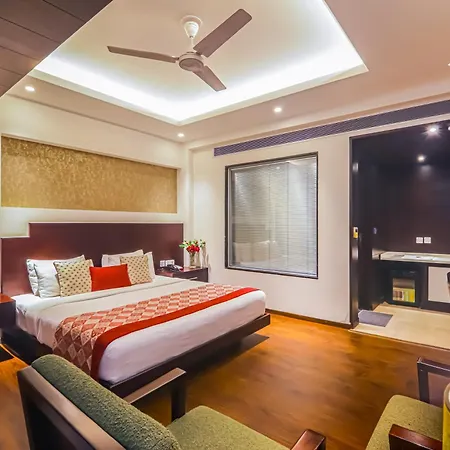 Hotel Godwin Deluxe Near Connaught Place Offers Free Airport Pickup-3