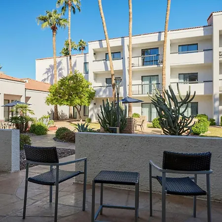 Courtyard By Marriott Phoenix North-3