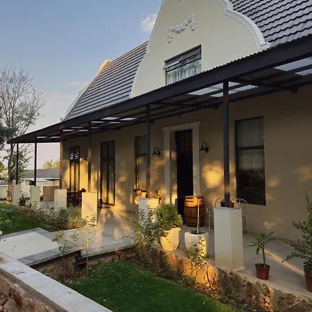 Le Chateau Guest House And Conference Centre-2