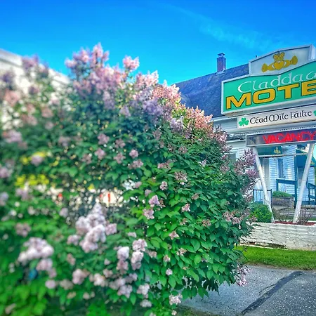 Claddagh Motel & Suites-3