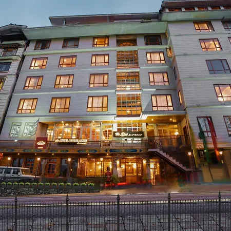 Summit Alpine Abode Hotel 5 Mins From Mg Marg-3