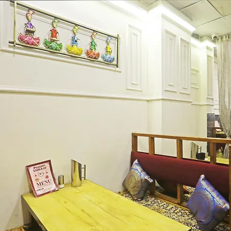 Hotel Aman Imperial Just A Minute Away From New Delhi Railway Station And Connaught Place-3