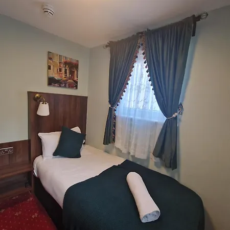 Lyndon Guesthouse-3