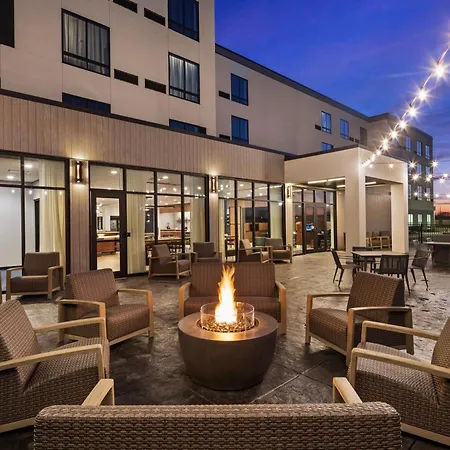 Courtyard By Marriott Bettendorf-3