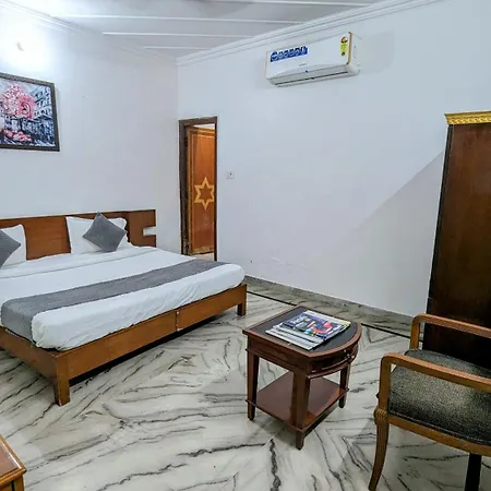 Hotel Lecston @Yashobhoomi Dwarka Sector - 25 Metro Station-3
