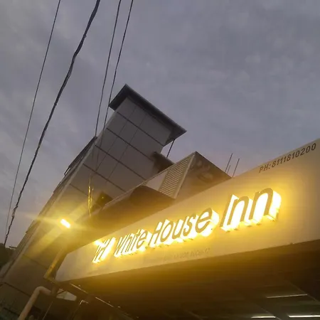 White House Inn-2