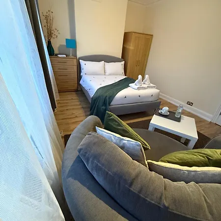 Good Size And Cheap Double Room In Hammersmith-2