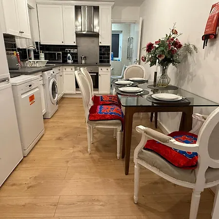 Good Size And Cheap Double Room In Hammersmith-3