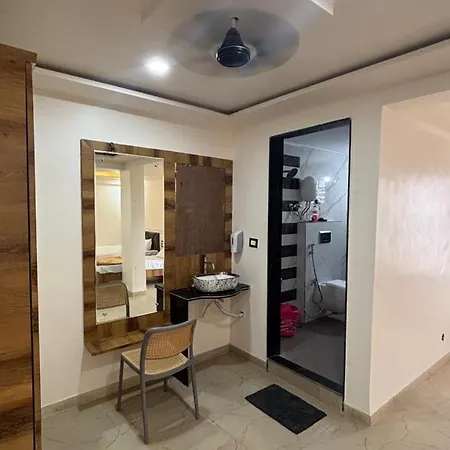 Royal Pure Veg Restaurant And Lodging-2