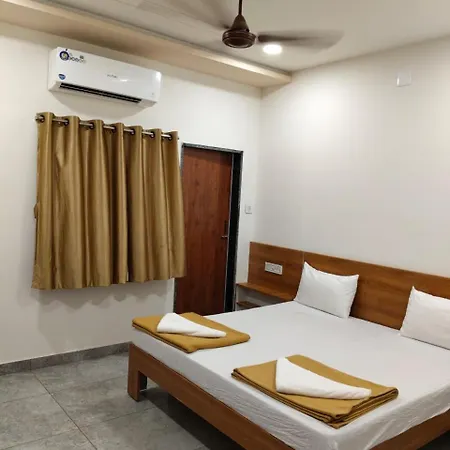 Ayodhya Bhavan - Near Dwarka Railway Station & Shree Dwarkadhish Temple-2