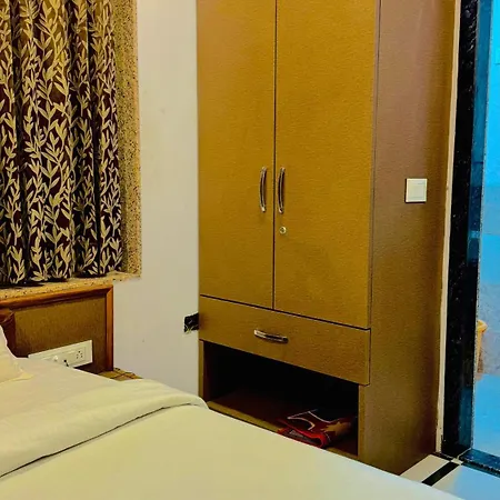 Hotel Lux Inn Udaipur-2