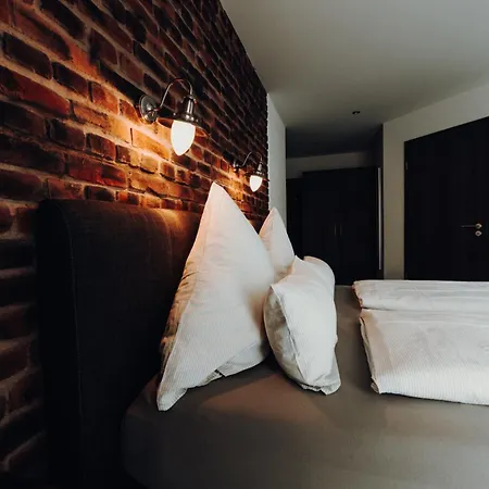 Das Kleine Hotel Lahnau I Rooms & Breakfast-3