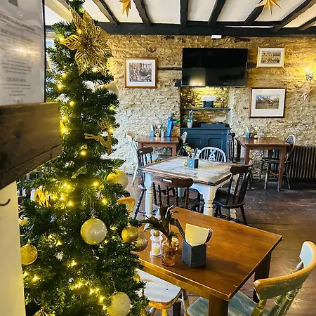 The Kings Arms Hotel-3