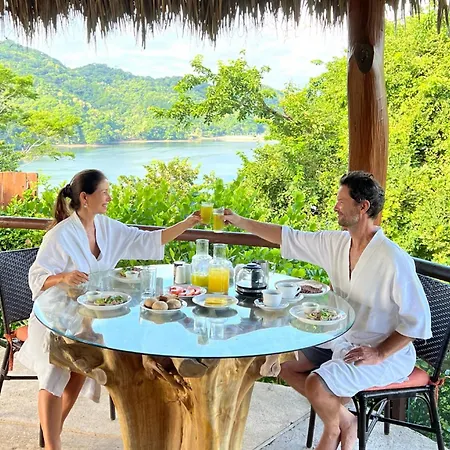 Isla Chiquita Glamping Hotel-2
