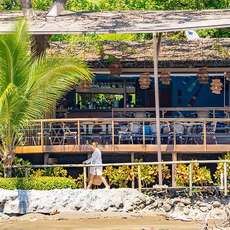 Isla Chiquita Glamping Hotel-3