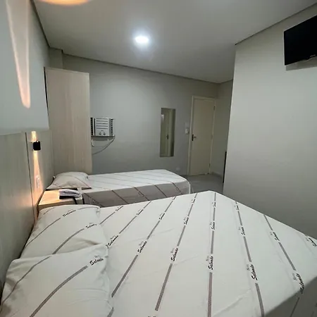 Hotel Salomão - Próximo a 25 de Março, Bom Retiro, Brás e Rua Santa Efigênia, a 2 minutos do Mirante Sampa Sky e pista de Skate Anhangabaú-3