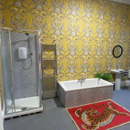 Cader En Suite At Pen Y Coed Hall Exclusive Luxury Hot Tub-2