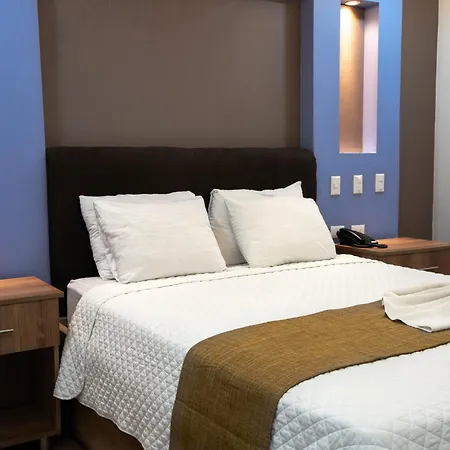 Hotel Cayuga-3