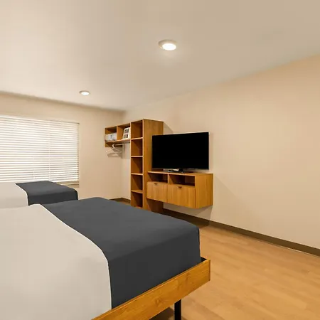 Livaway Suites Nashville-Smyrna-3