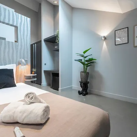 Suite With Wellness Nextdoor And Kitchen Access-3