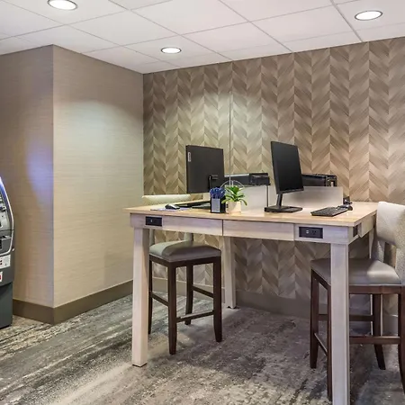 Comfort Inn & Suites Logan International Airport-2