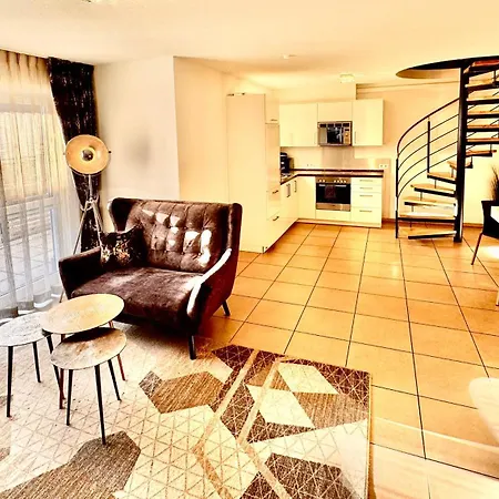 Boardinghouse Home - Adults Only --2