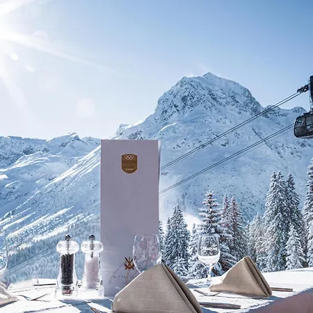 Hotel & Chalet Montana-2