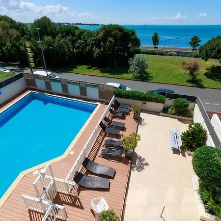 Logis Hotel Le Rochelois-2