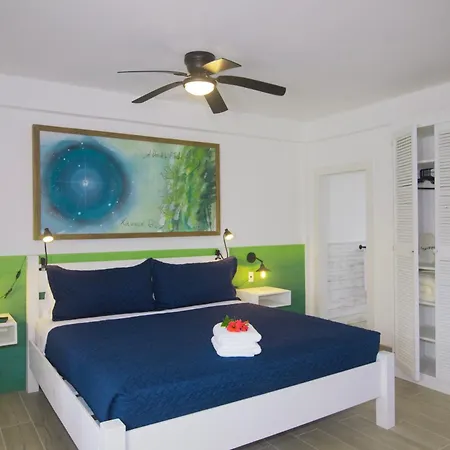 Treetops Hotel-2