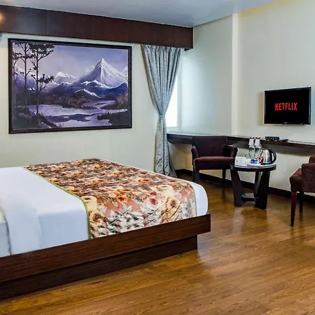 Summit Montana Suites & Spa At Mall-3