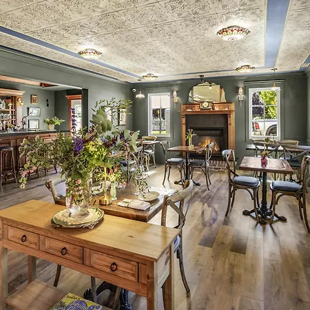 Mccully House Inn-3