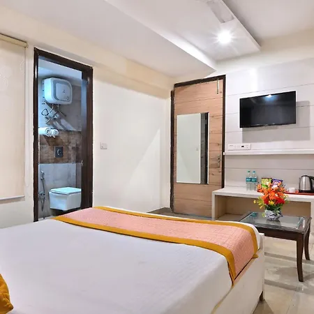 Hotel Good Luck By Jmd Group Near Delhi Igi Airport-3