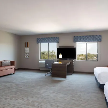 Hampton Inn & Suites Woodward-3