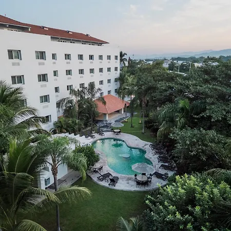 Comfort Inn Puerto Vallarta Golfside & Marina-3