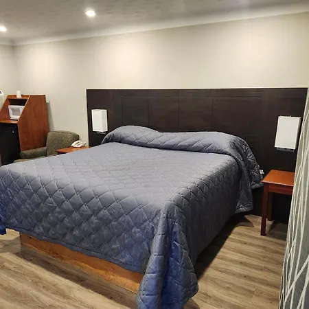 Fairway Inn & Suites-3
