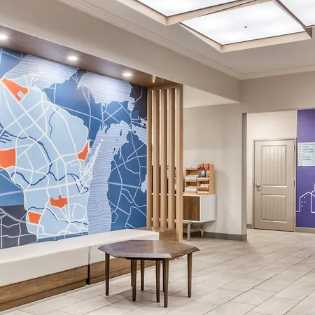 Holiday Inn Express & Suites - Green Bay East By Ihg-2