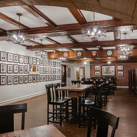 Nassau Inn-2