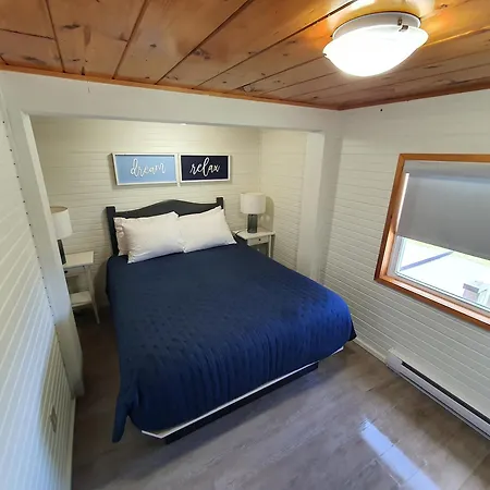 Cavendish Bosom Buddies Cottage Resort-2