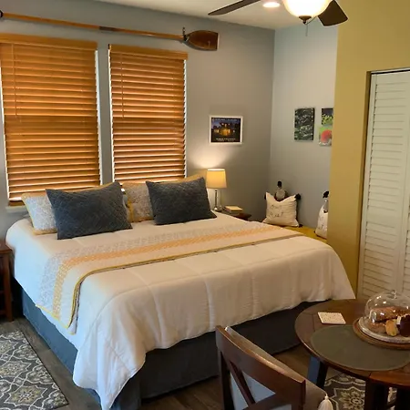 Kilauea House-2