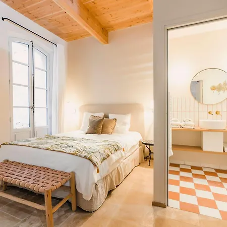 Le Petit Avignon - chambres&appartement à deux pas du Pont d'Avignon et du Palais des Papes-3