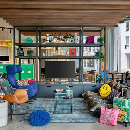 Moxy Antwerp-3