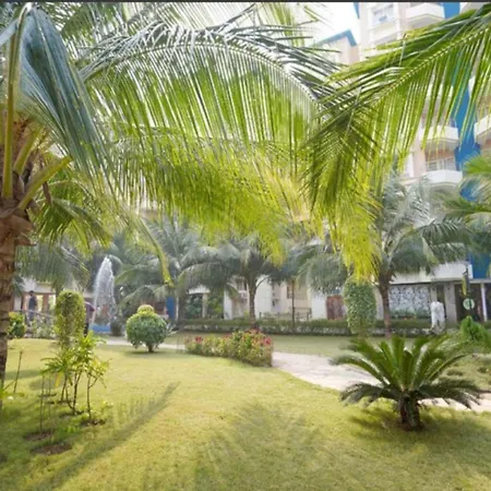 Swimmimg Pool - Hotel Santosh Residency Puri - All Room Fully Air- Conditioned With Lift - Wifi - Parking And Children Play Ground - Best Luxury Budget Stay-2