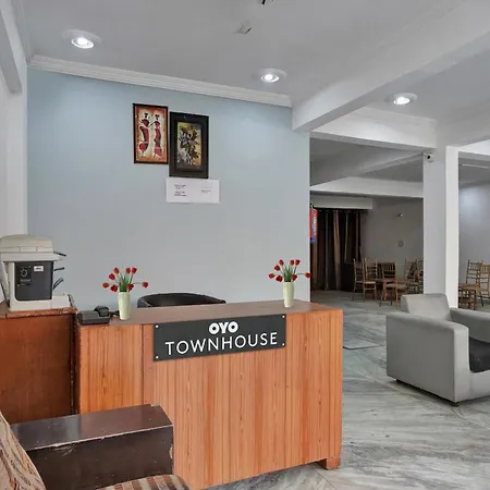 Collection O Samira Residency Near Botanic Garden Of Indian Republic-3
