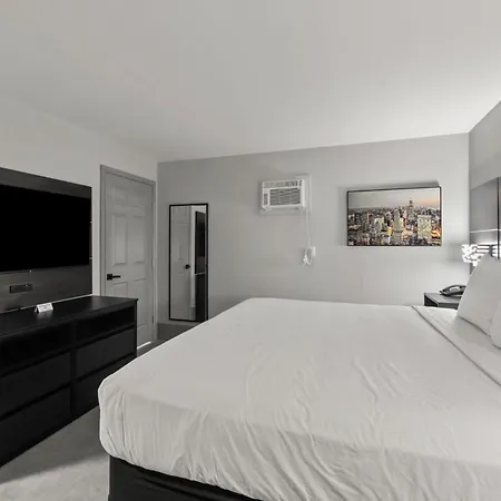 Guesthouse Extended Stay Laredo-3
