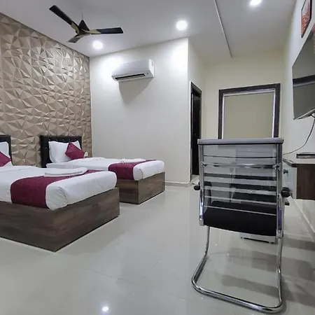 Hotel Vaishnavi Grand-2
