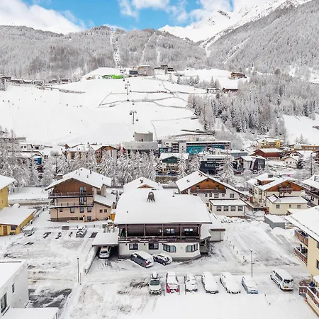 Hotel Garni Maria Theresia - Official Ötztal Summer Card Partner-2