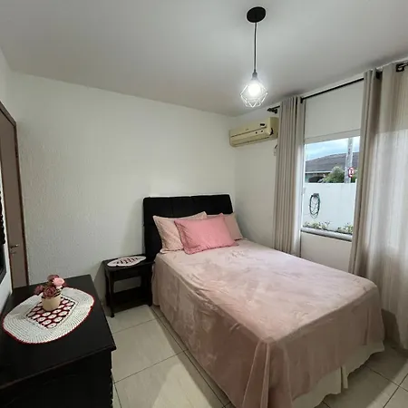 Casa compartilhada com suíte privativa-2