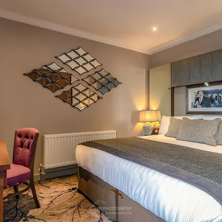 City Hotel-3
